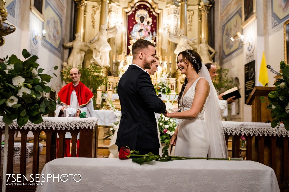 ślub ceremonia kościół Bidziny świętokrzyskie wyjątkowa fotografia ślubna